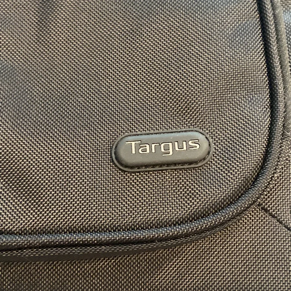 TARGUS Laptop bag color black brand new with tag see all photos